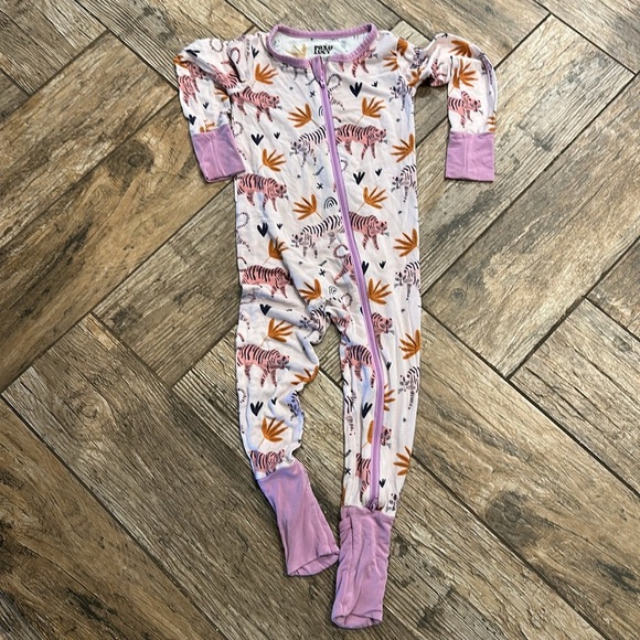 Pax & Lucy Pink Tigers Jammies Pajama sleeper 2t - Picture 2 of 6